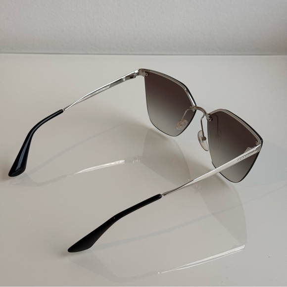 Prada Catwalk SPR 68T polarized black / silver Sunglasses 1BC-500 140 2N, cateye - Picture 6 of 12